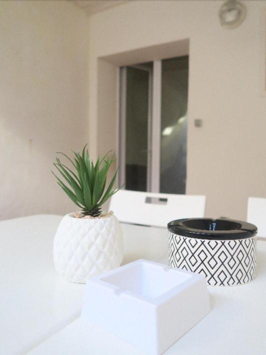 Tourbes Appartement Rdc, Patio المظهر الخارجي الصورة